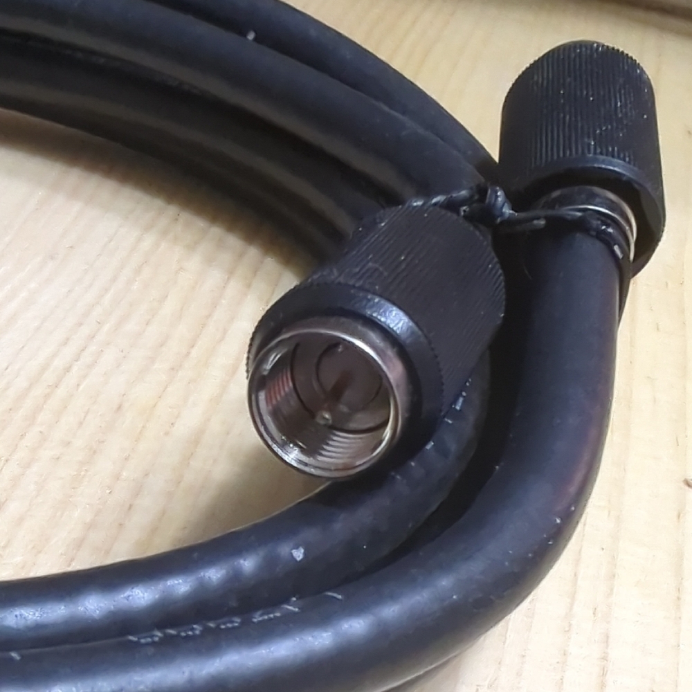 Helix Black Wired Router Cable - Picture 3 of 3